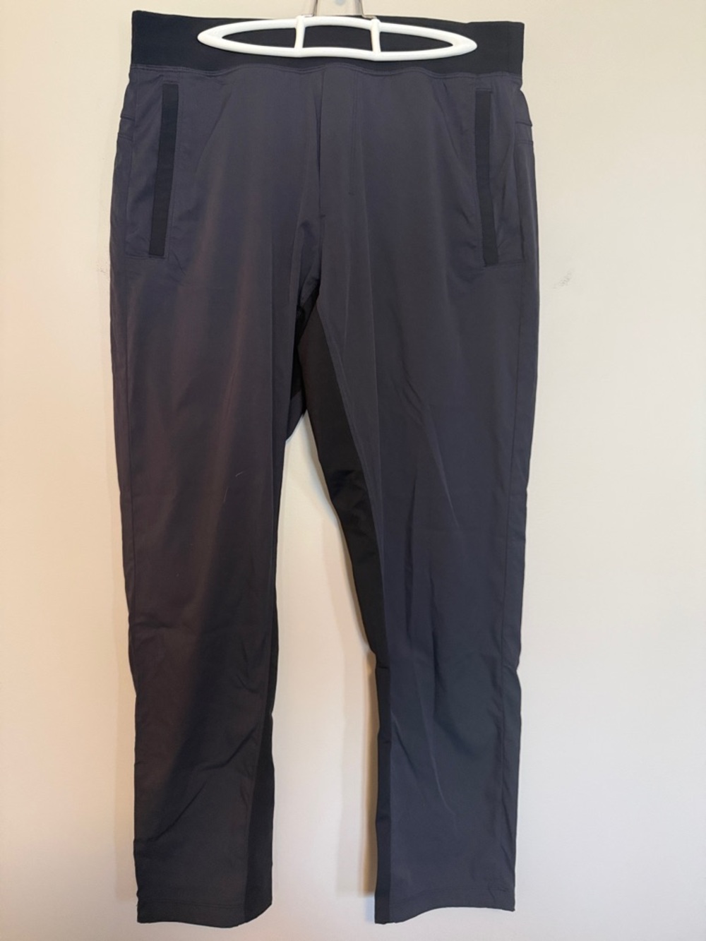 Men's Lululemon Performance Athletic Pants sz Med